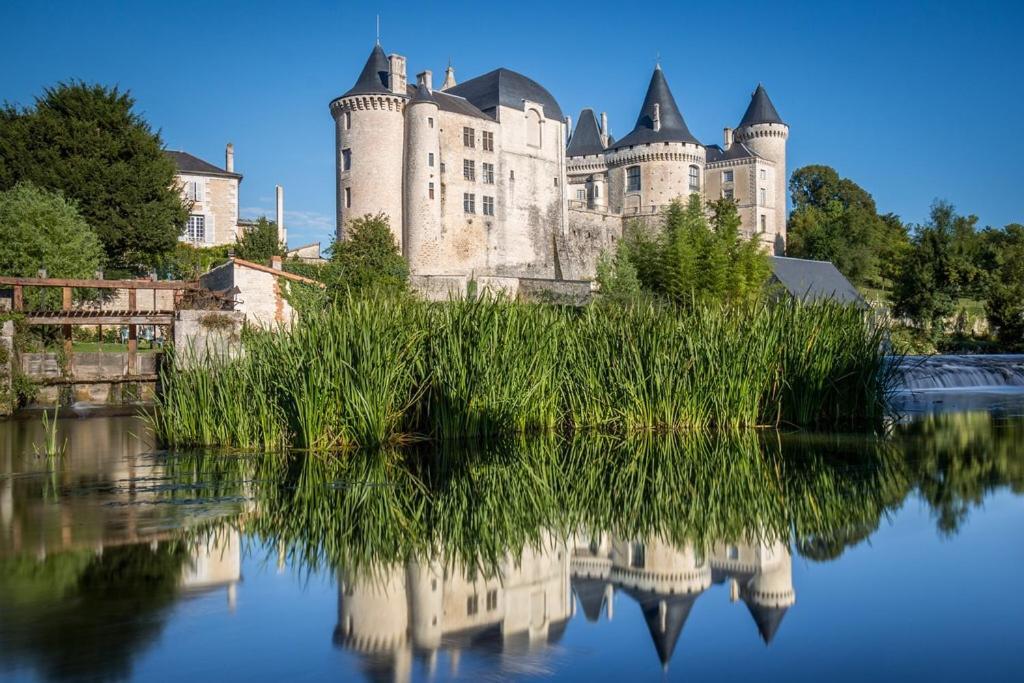 Bed and Breakfast Les Halles Chambre D'Hotes Verteuil-sur-Charente Exterior foto